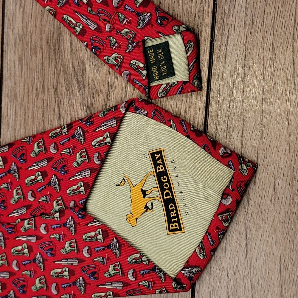 BIRD DOG BAY Dark Red Whimsical Windy City Chicago Pattern Mens Silk Tie - Picture 5 of 5